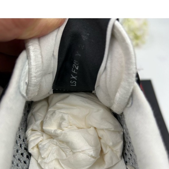 AUTHENTIC VALENTINO GARAVANI LACE STUDDED SNEAKERS Sz 41 - Picture 6 of 10